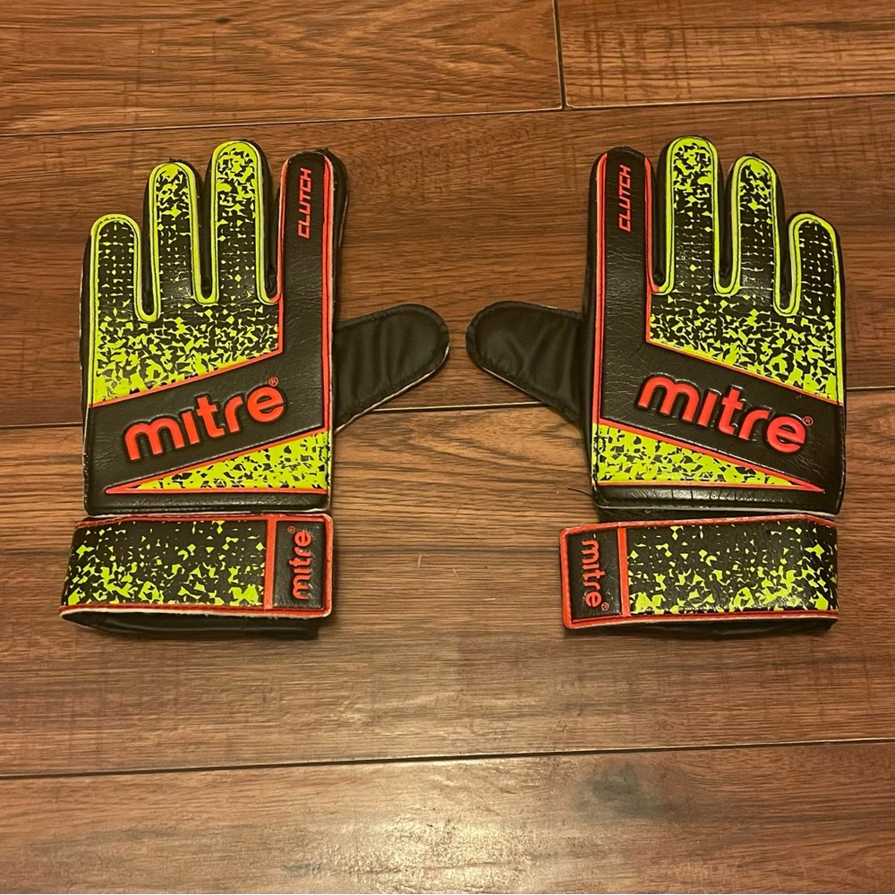 Mitre Black and Yellow Men's Goalkeeper Gloves